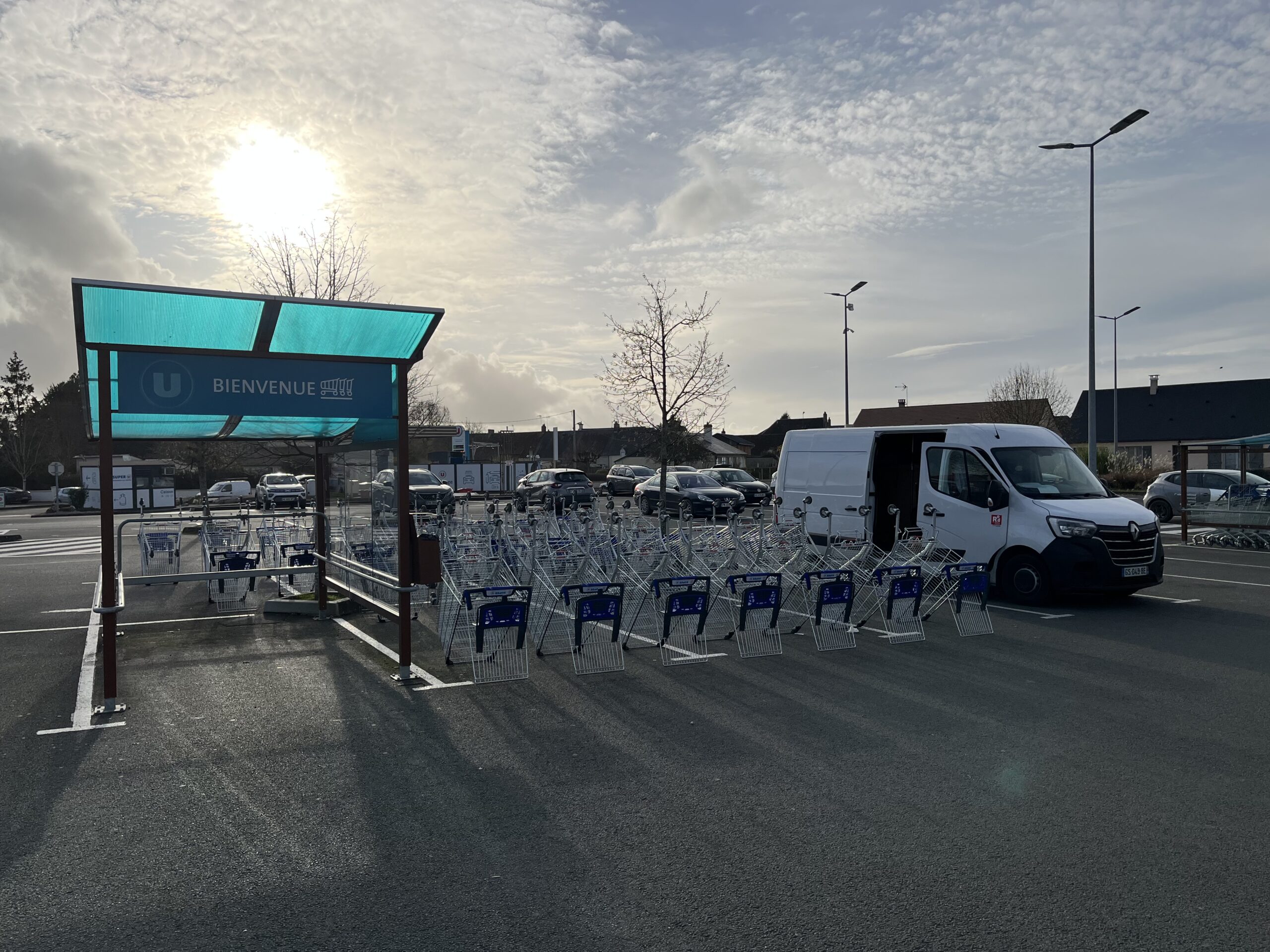 Détail des roulettes de chariots réparés et nettoyés